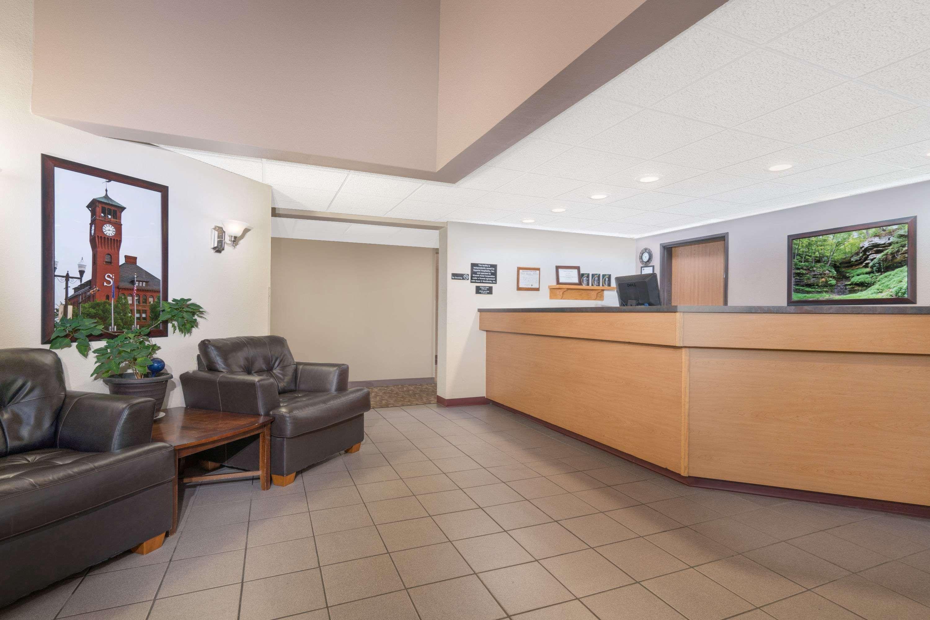 Motel Super 8 By Wyndham Wi Menomonie